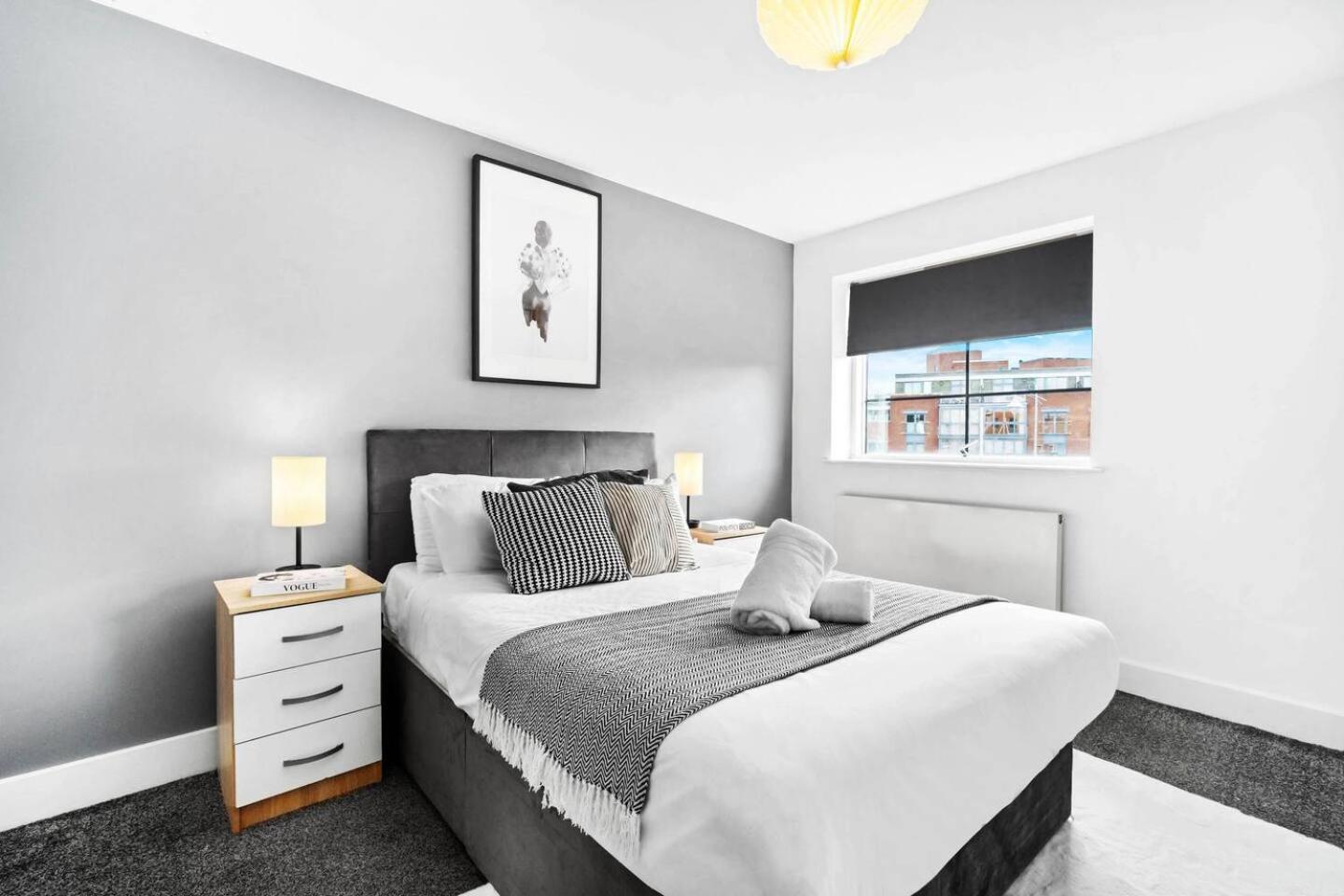City Centre - Two Bedroom Apartment - Juliet Balcony - Secure Parking - Wifi - Smart Tv - Top Rated -33S Birmingham Exterior photo